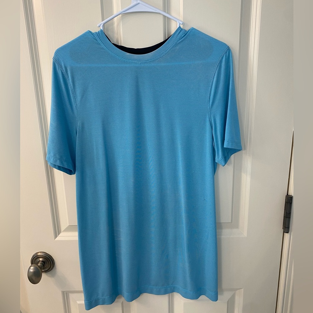 Men’s Lulu Lemon Active wear shirt